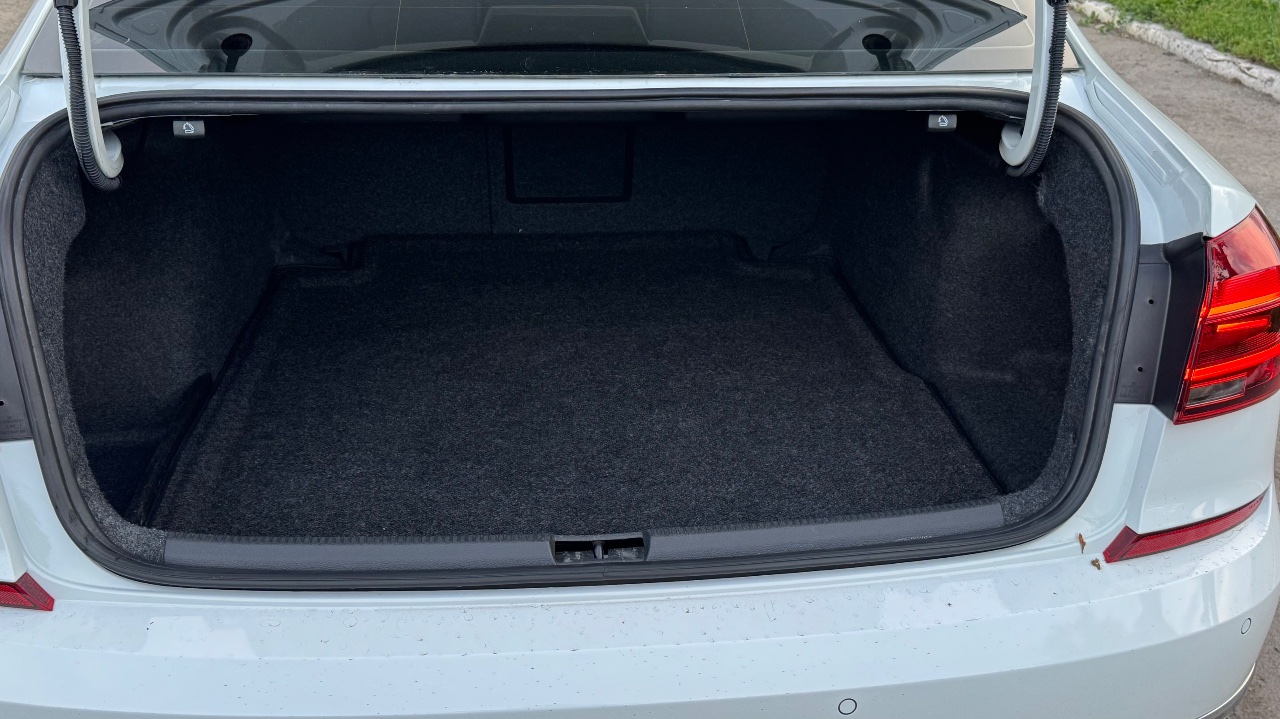 Volkswagen Passat (North America and China) - фото 17