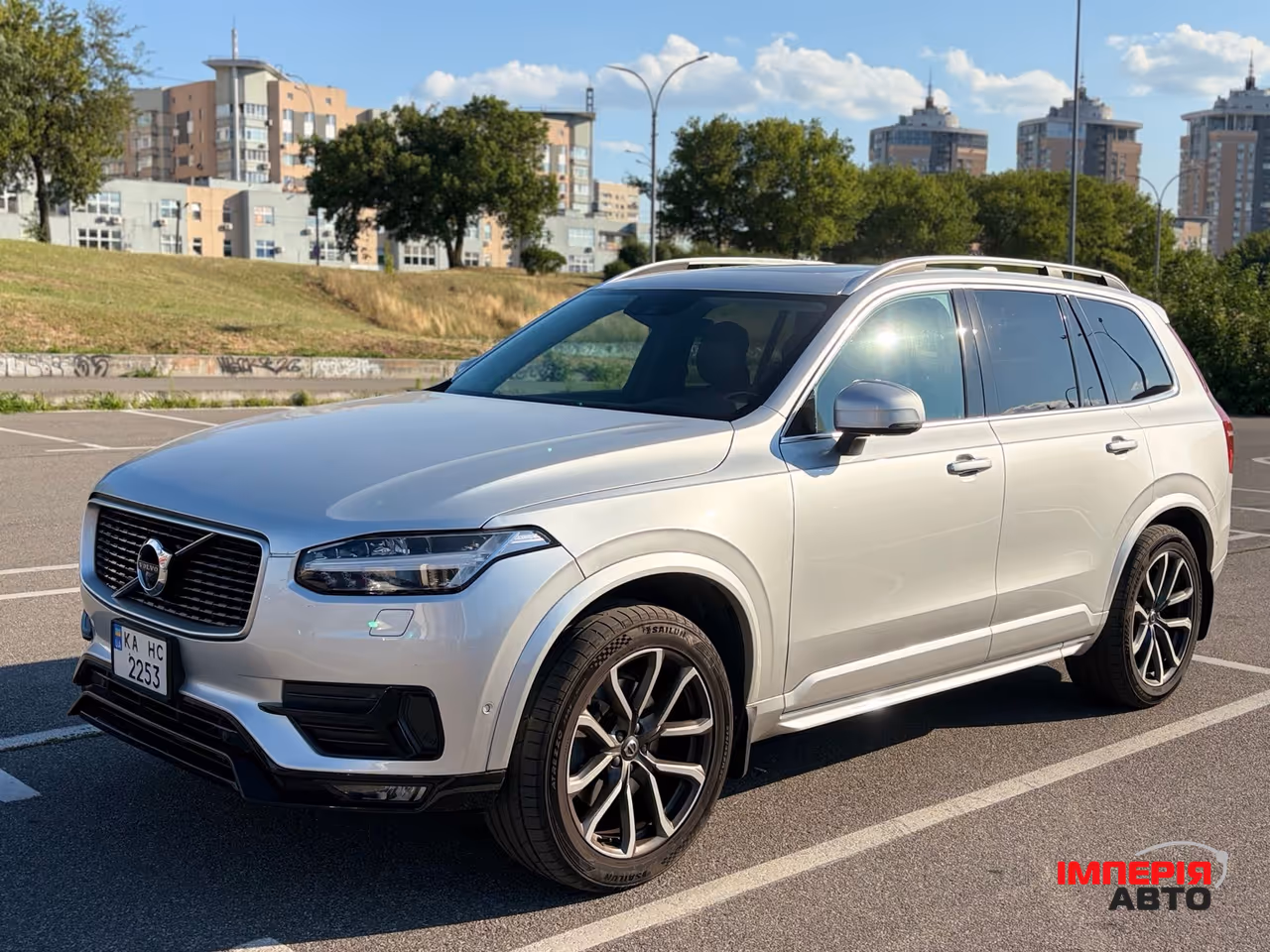 Volvo XC90 - фото 1