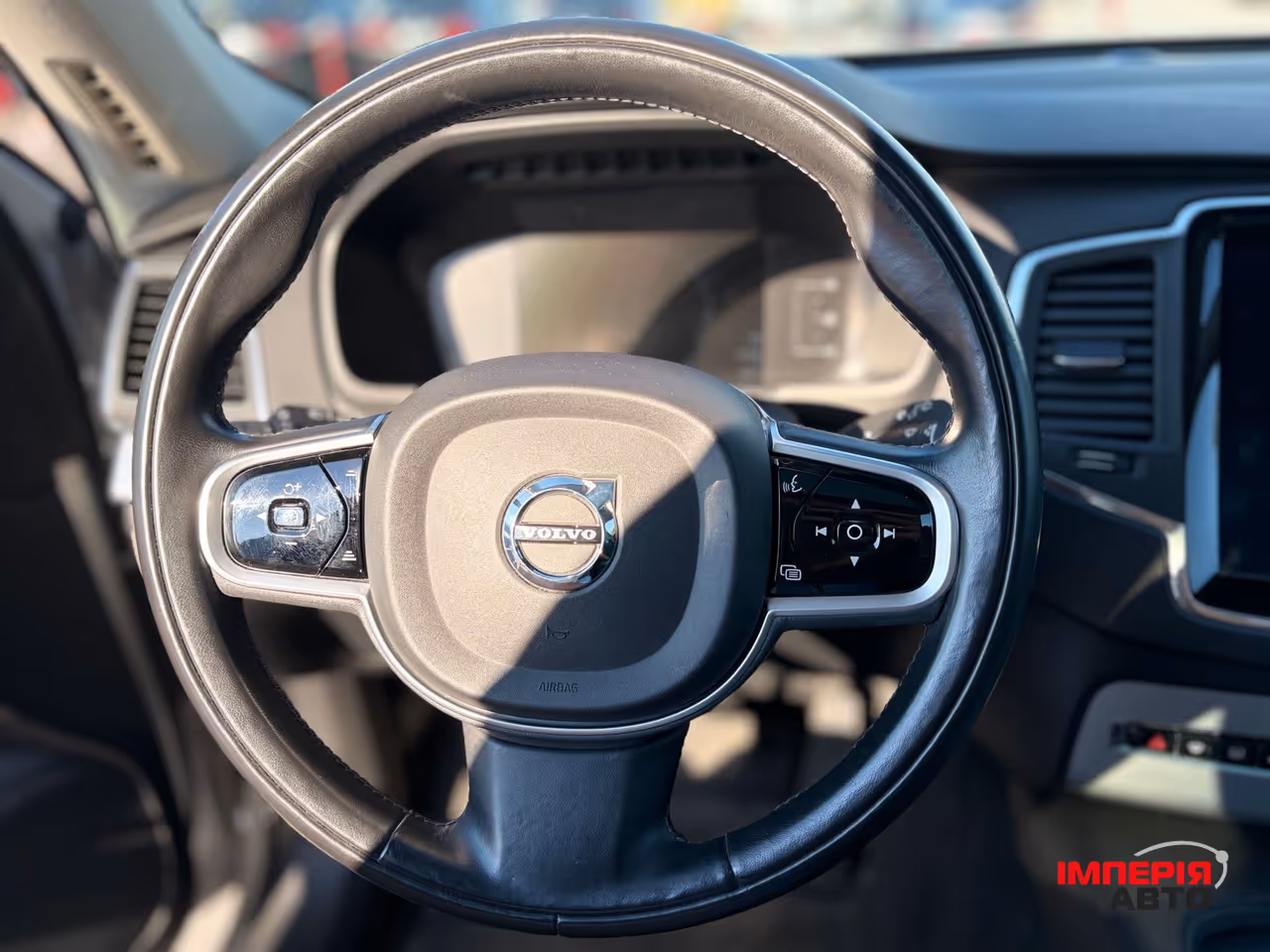 Volvo XC90 - фото 6