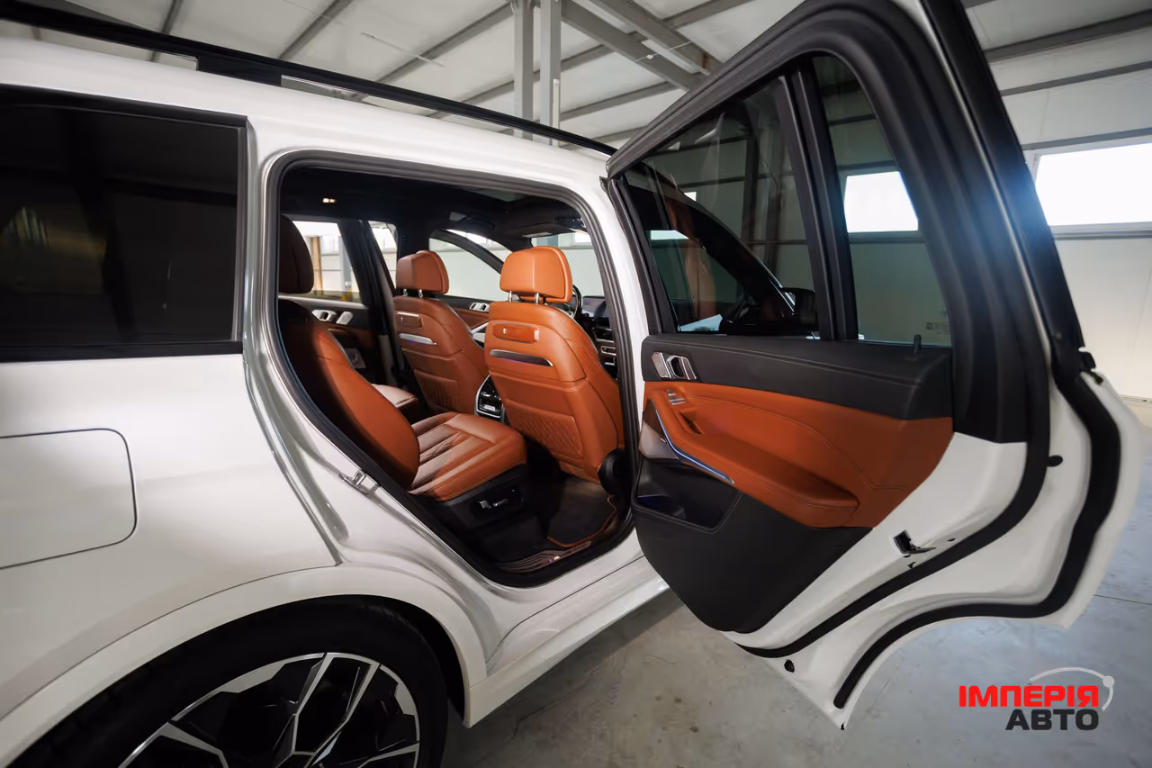 BMW X7 - фото 46