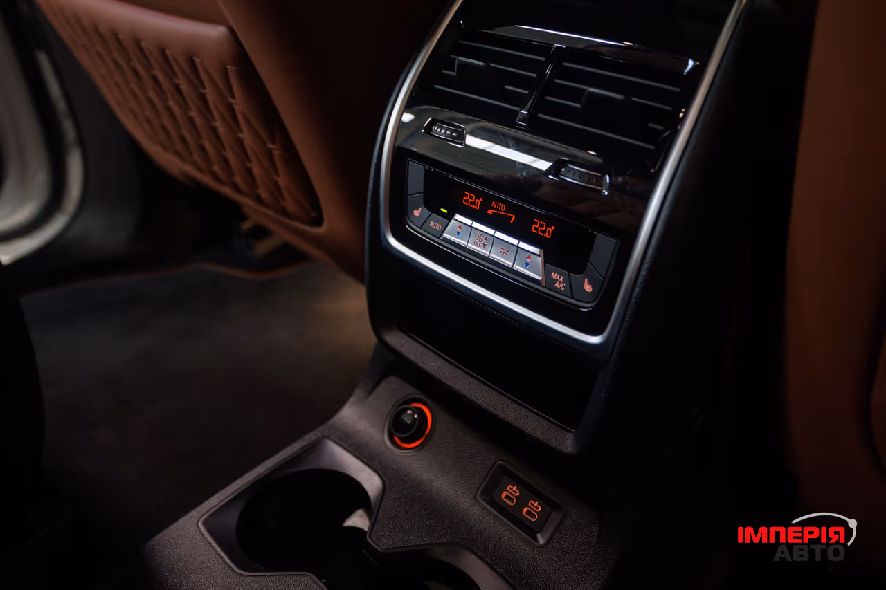 BMW X7 - фото 44