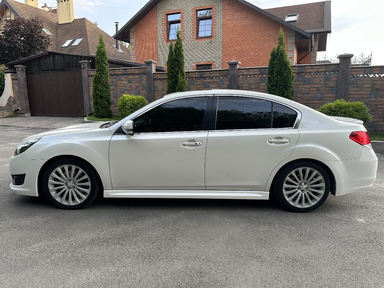 Subaru Legacy - фото 6