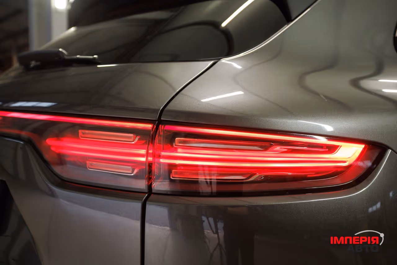 Porsche Cayenne - фото 18