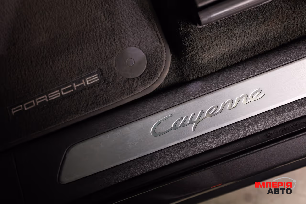 Porsche Cayenne - фото 28