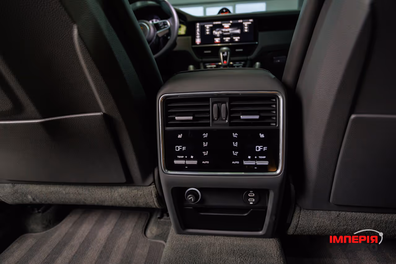 Porsche Cayenne - фото 36