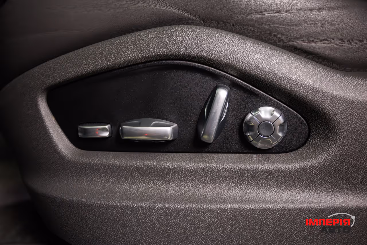 Porsche Cayenne - фото 27