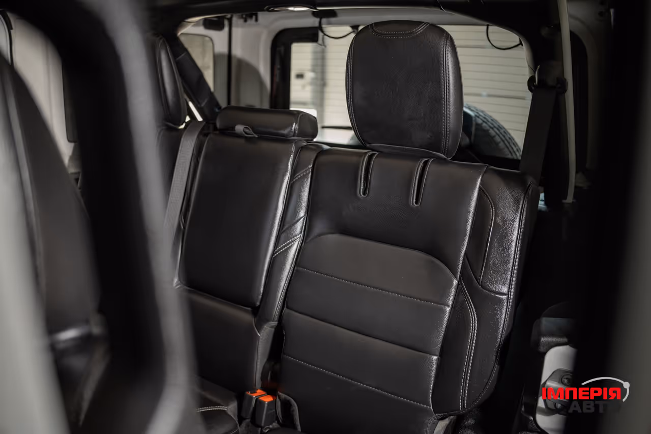 Jeep Wrangler - фото 28