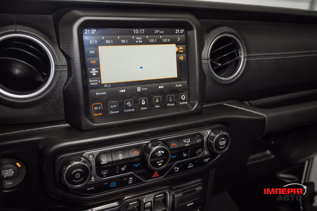 Jeep Wrangler - фото 15