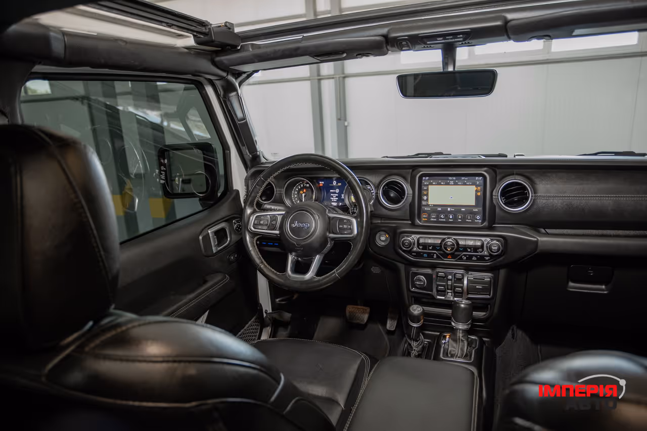 Jeep Wrangler - фото 14