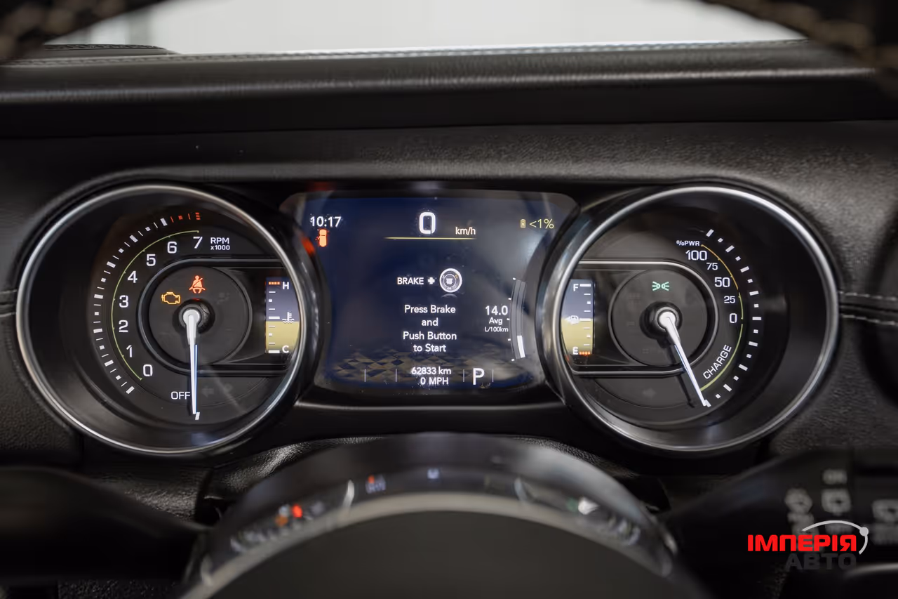 Jeep Wrangler - фото 19