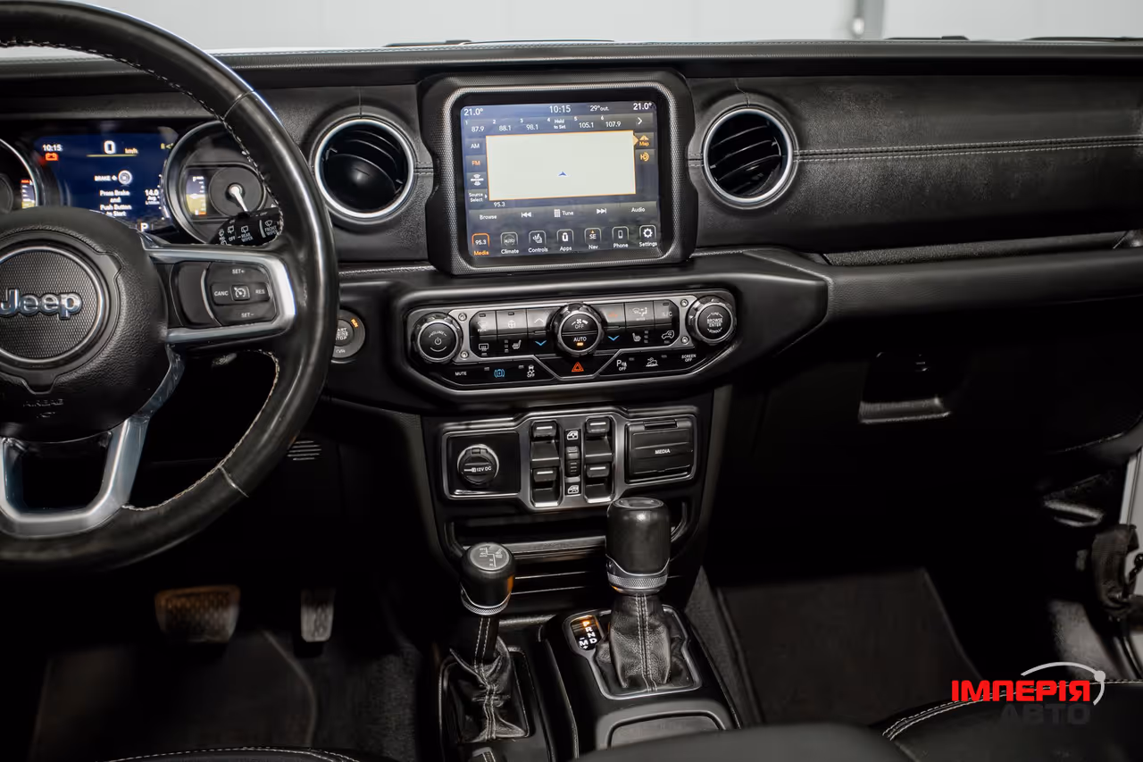 Jeep Wrangler - фото 11
