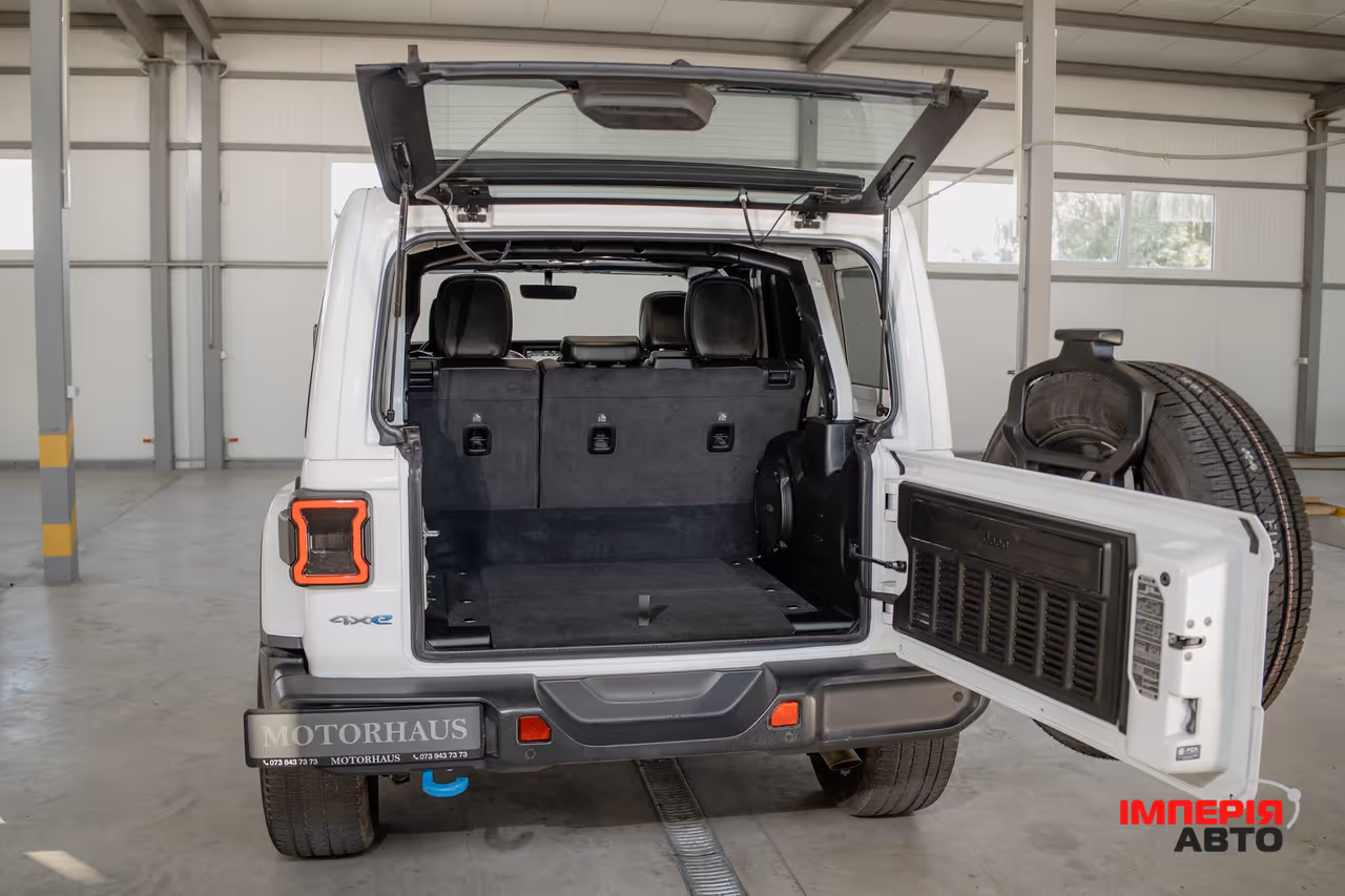 Jeep Wrangler - фото 29