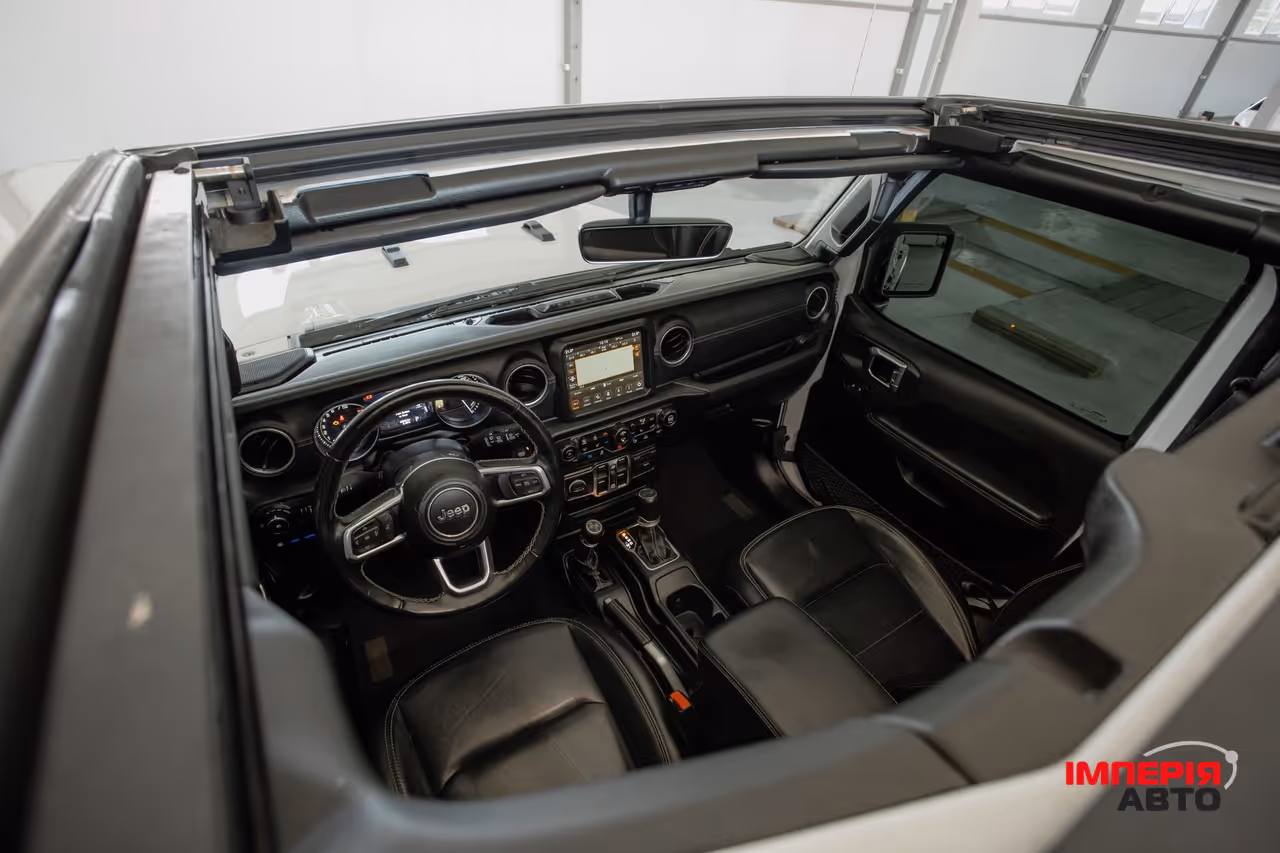 Jeep Wrangler - фото 21