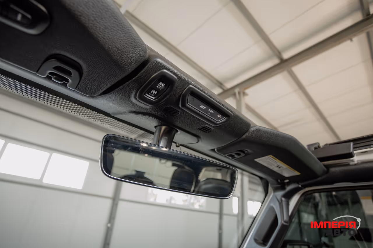 Jeep Wrangler - фото 20