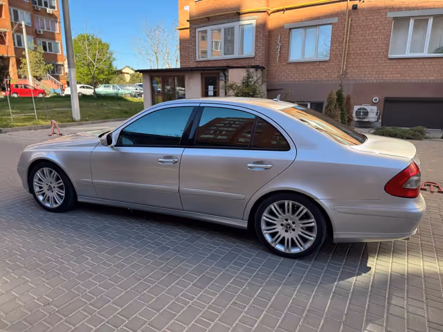 Mercedes-Benz E-Класс - зображення 2
