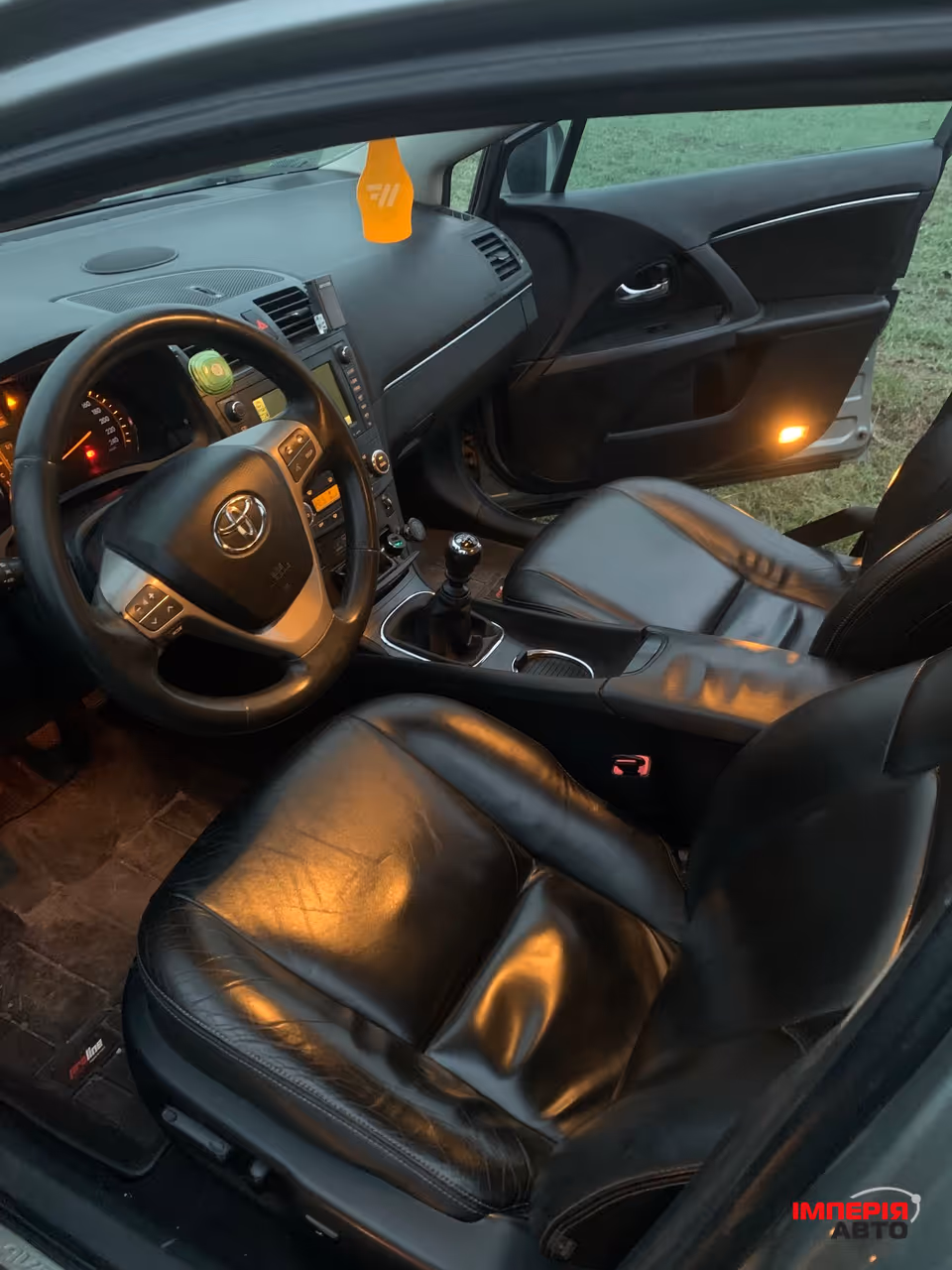 Toyota Avensis - фото 7