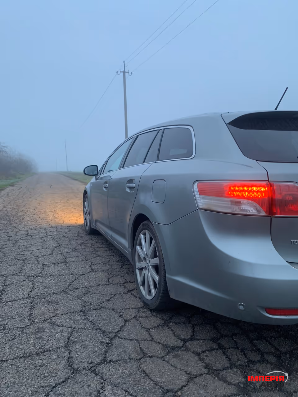 Toyota Avensis - фото 2