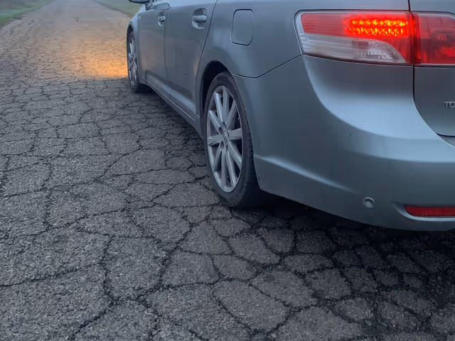 Toyota Avensis - зображення 2