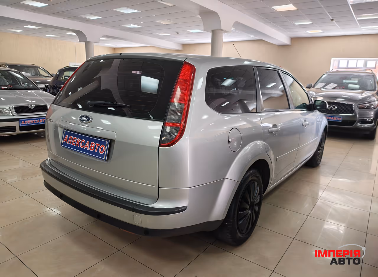 Ford Focus - фото 5