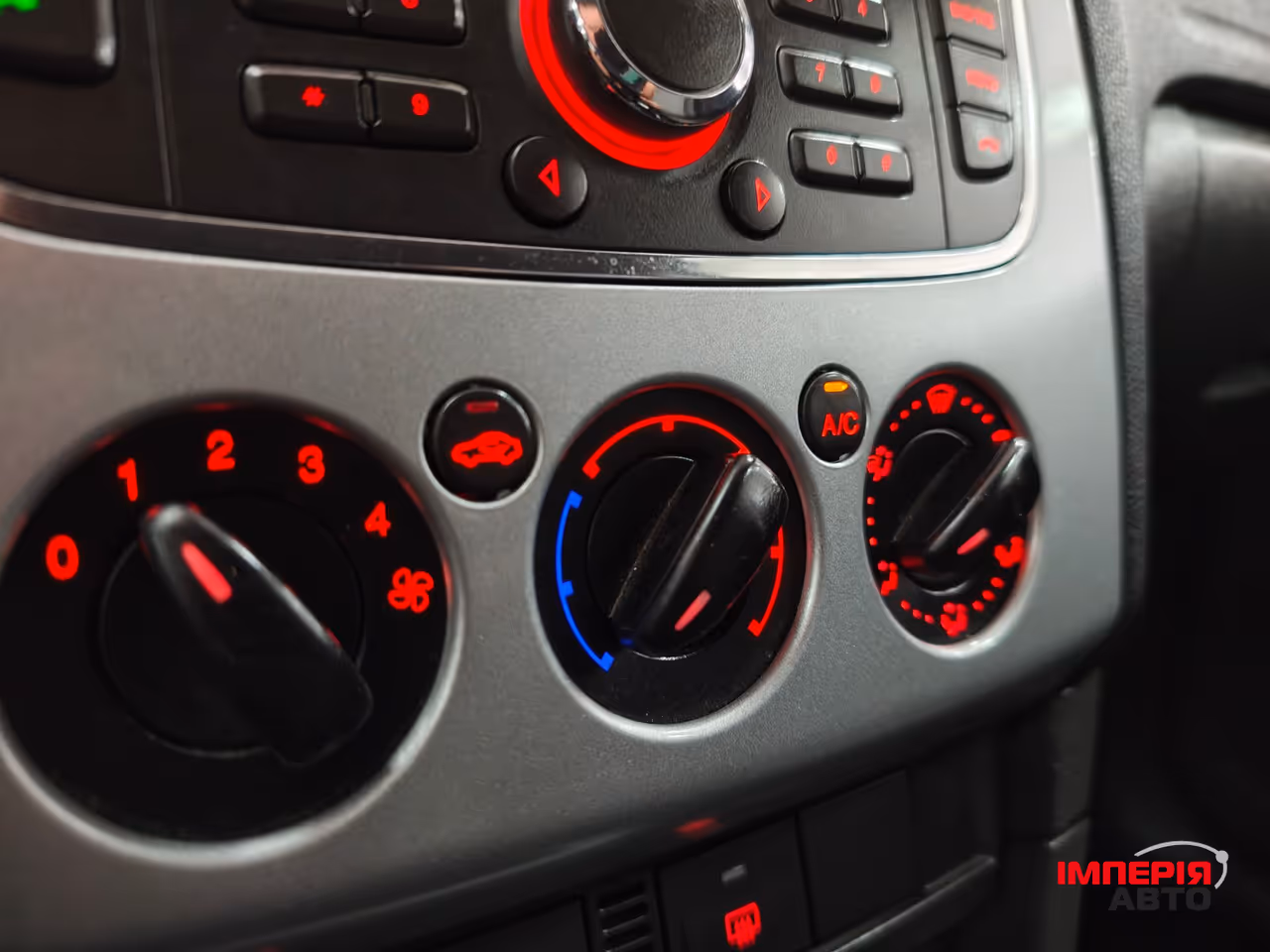 Ford Focus - фото 15