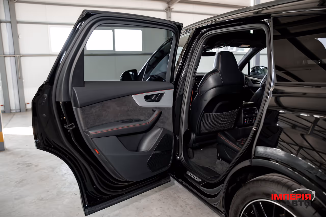 Audi Q7 - фото 37