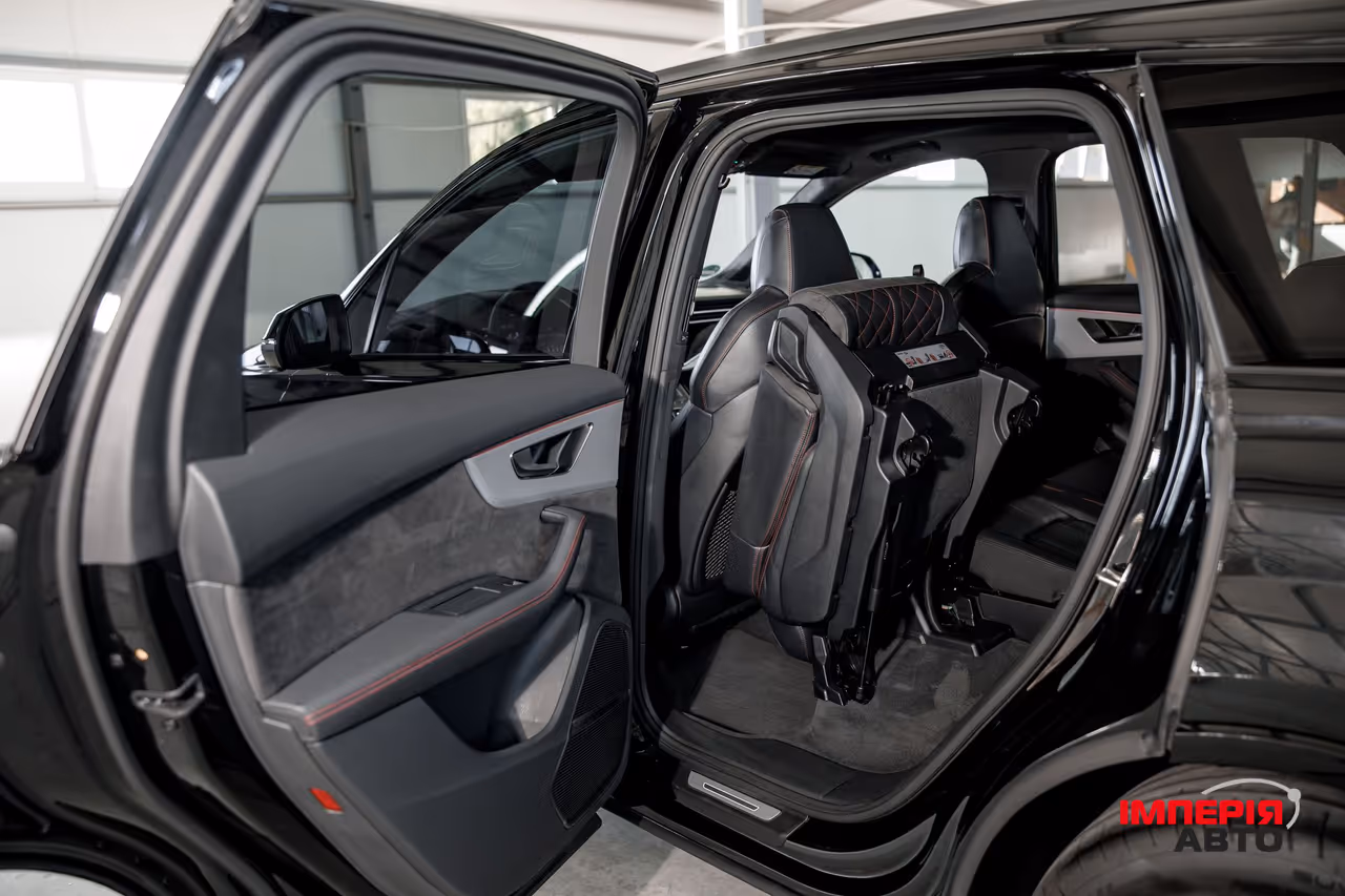 Audi Q7 - фото 42