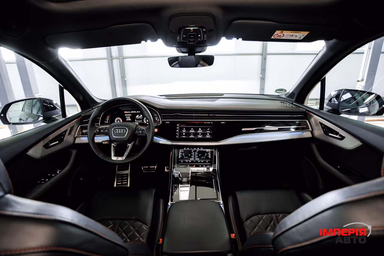 Audi Q7 - фото 11