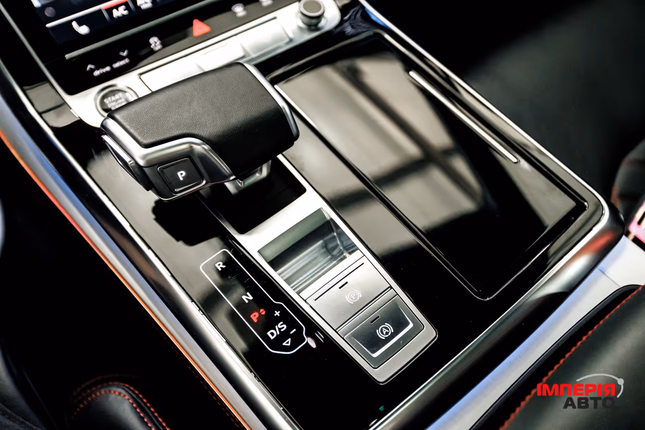 Audi Q7 - фото 14