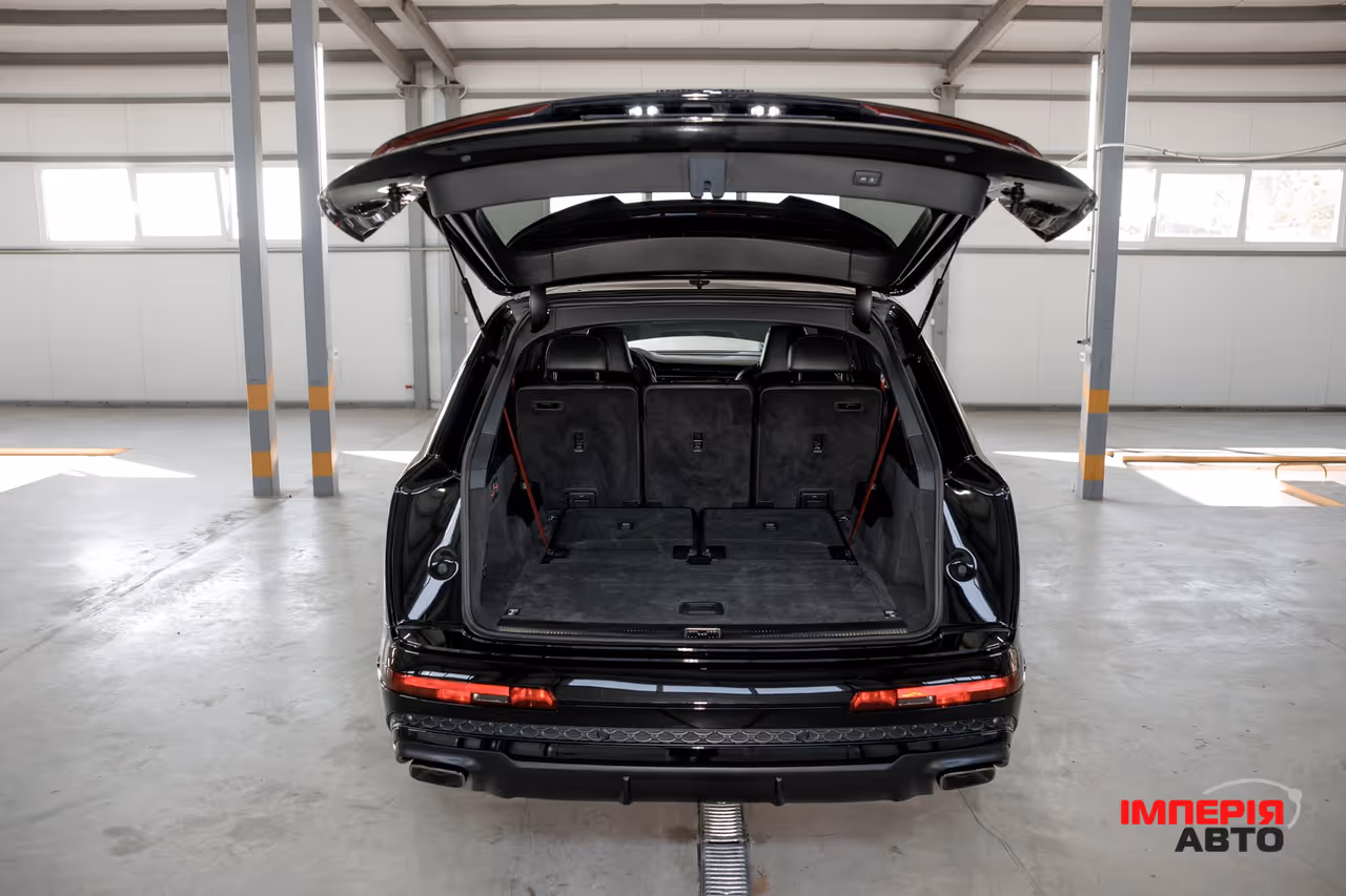 Audi Q7 - фото 29