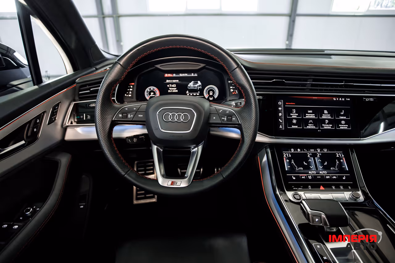 Audi Q7 - фото 13