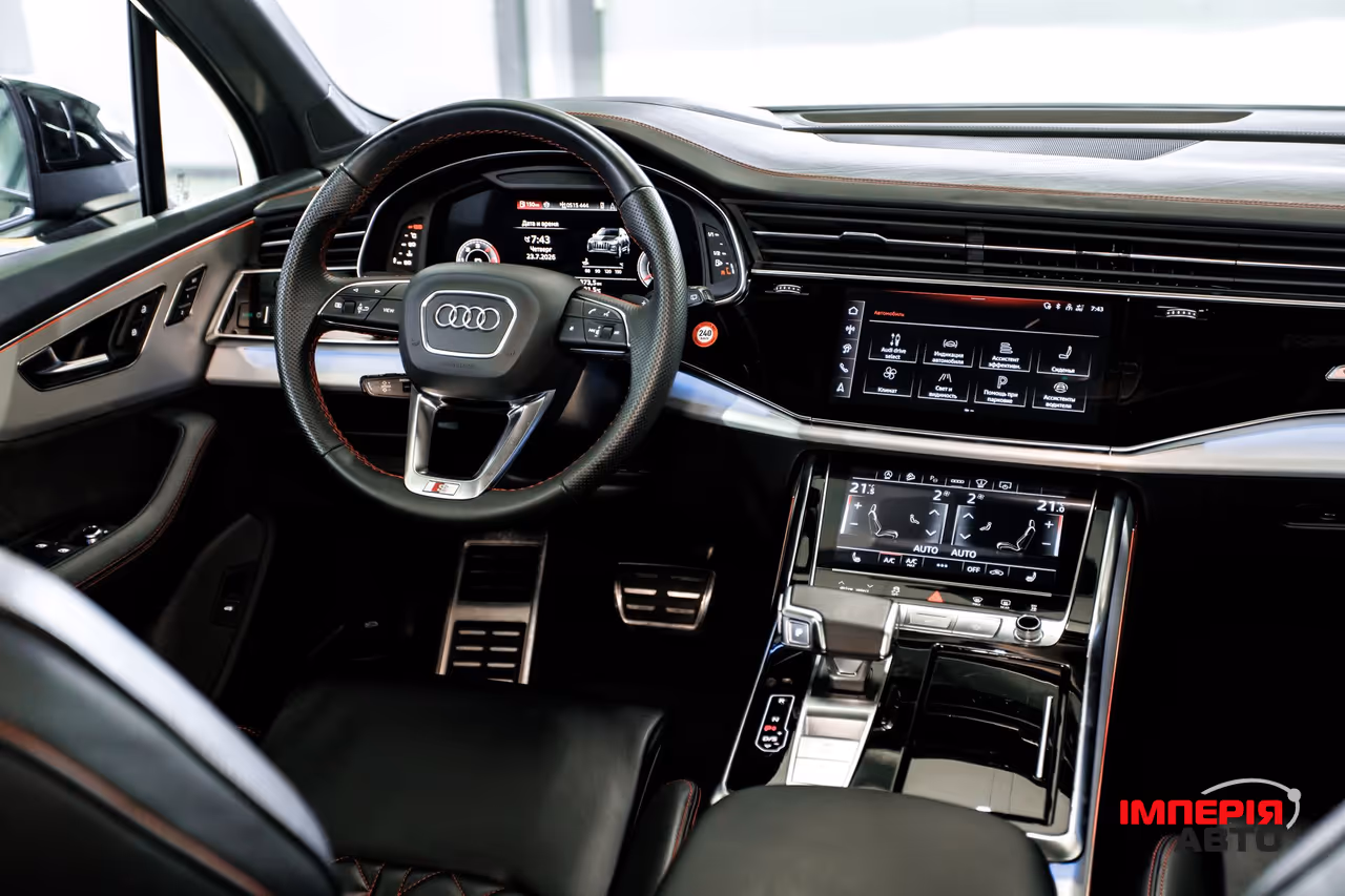 Audi Q7 - фото 12