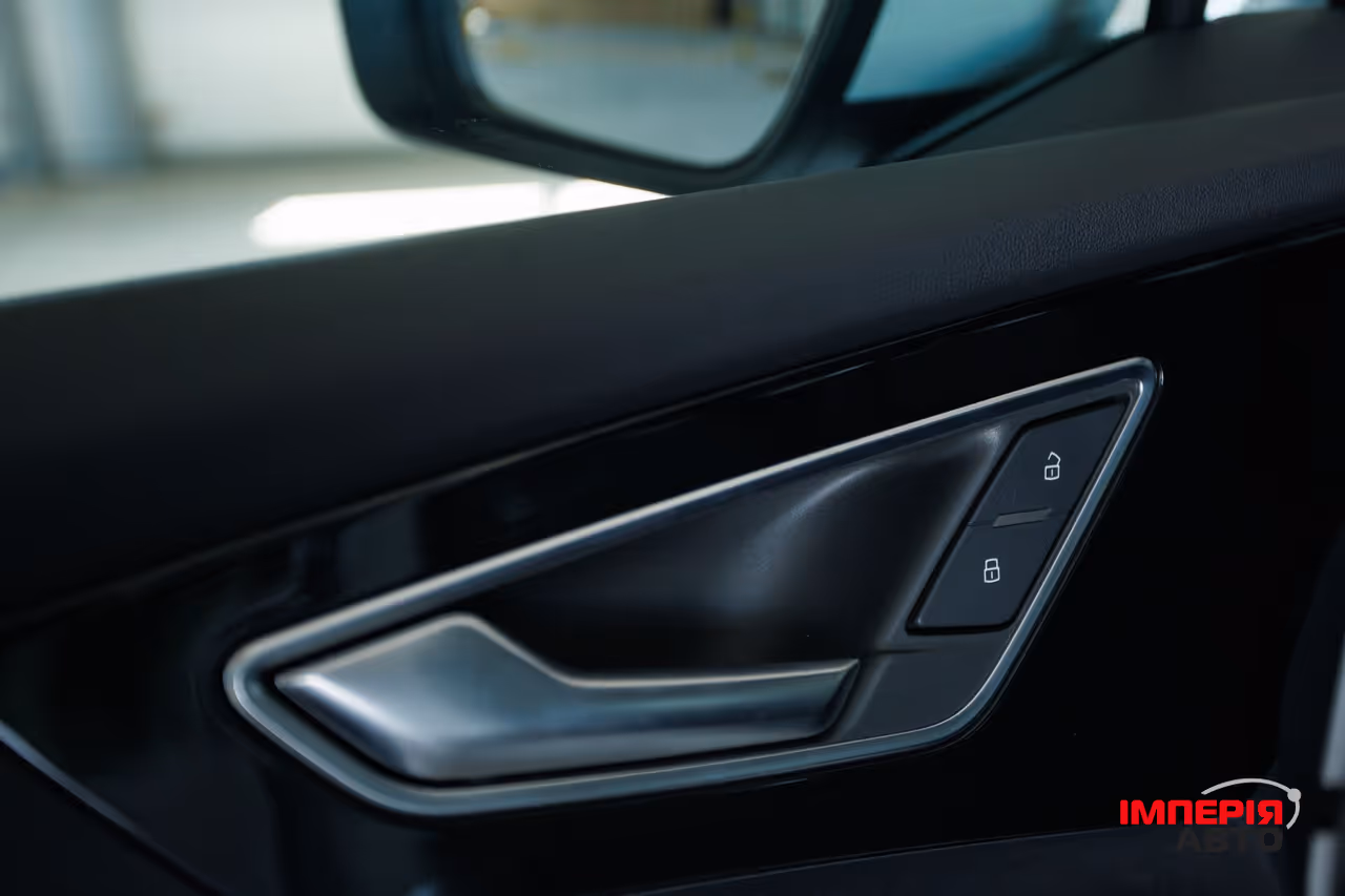 Audi Q4 e-tron - фото 21