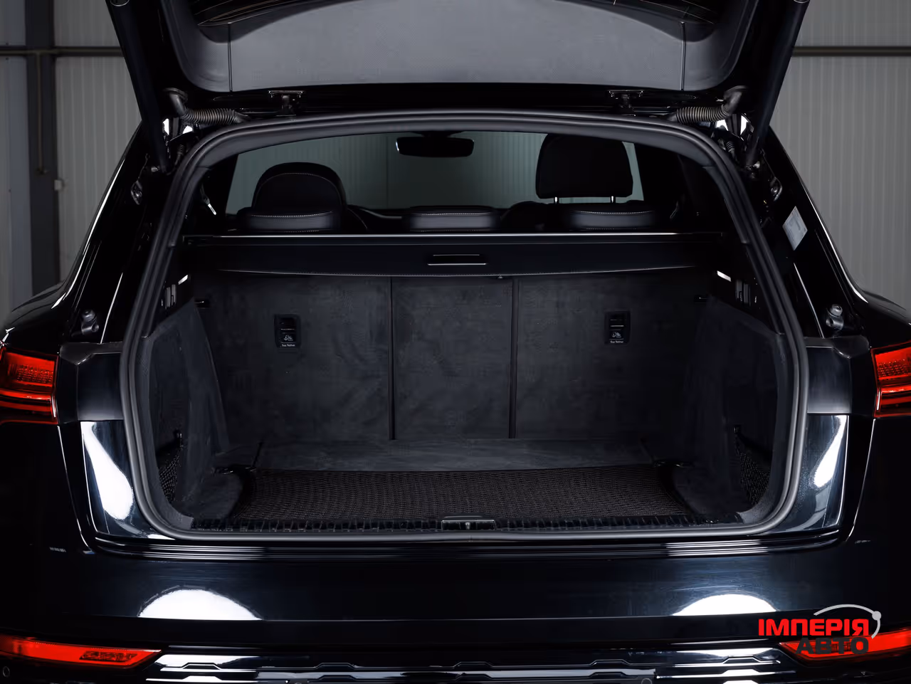 Audi Q8 e-tron - фото 24