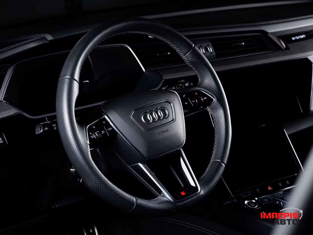 Audi Q8 e-tron - фото 30