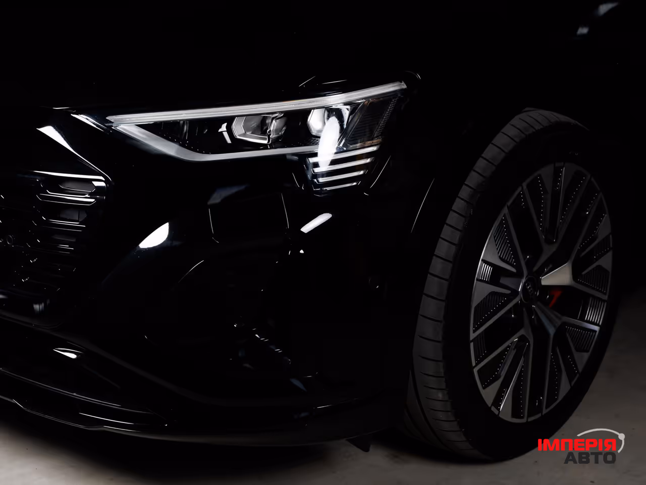 Audi Q8 e-tron - фото 12