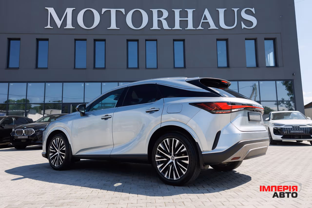 Lexus RX - фото 5