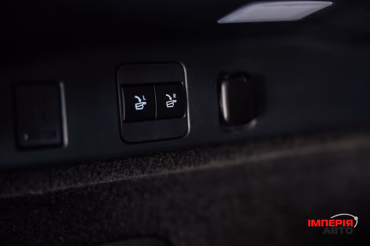 Lexus RX - фото 37