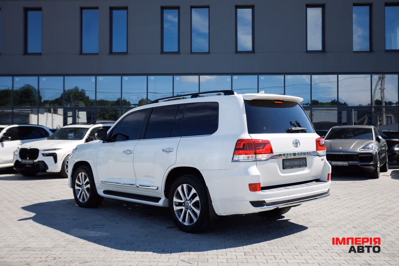 Toyota Land Cruiser - фото 7