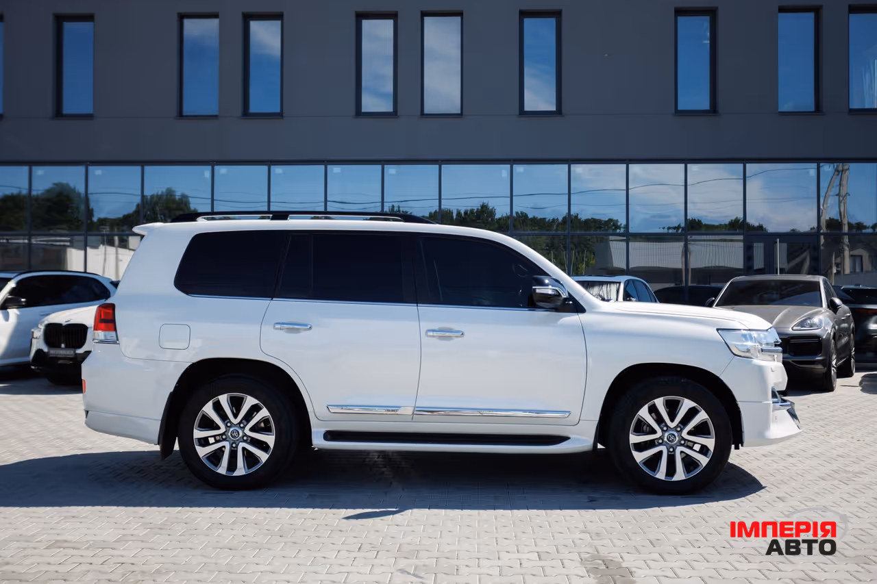 Toyota Land Cruiser - фото 2