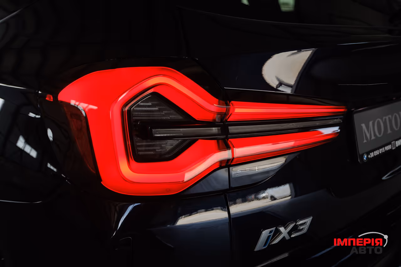 BMW iX3 - фото 36