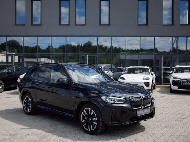 BMW iX3 - зображення 2