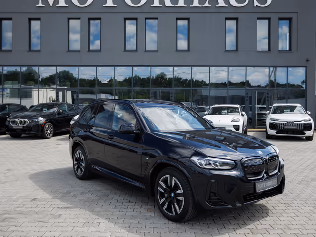 BMW iX3 - зображення 1