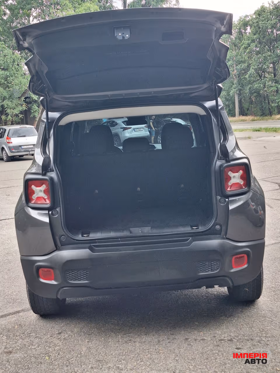Jeep Renegade - фото 11