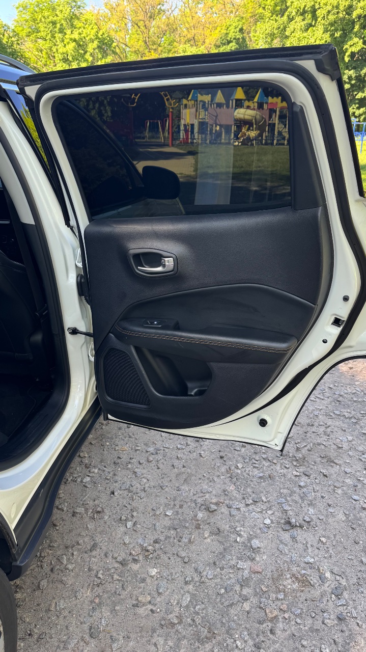 Jeep Compass - фото 3