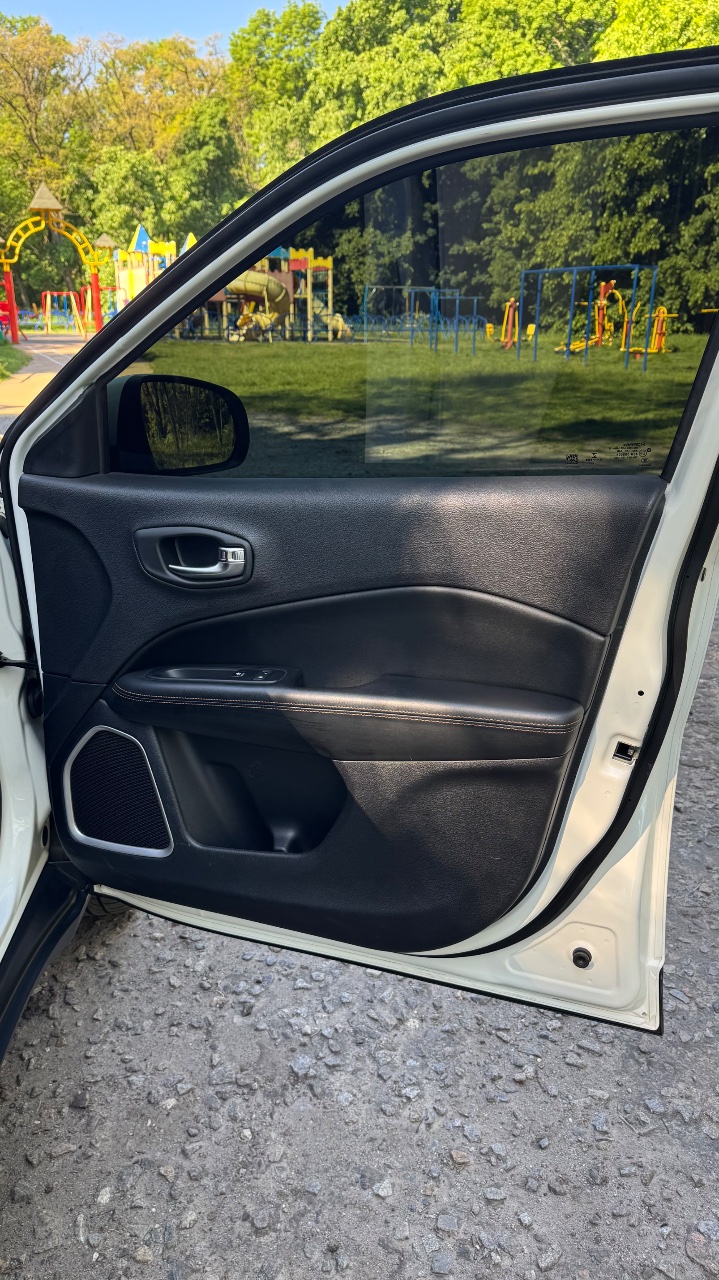 Jeep Compass - фото 10