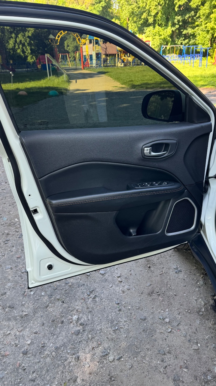 Jeep Compass - фото 9