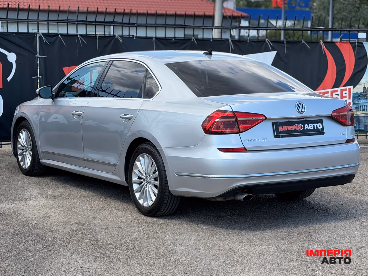 Volkswagen Passat - фото 6