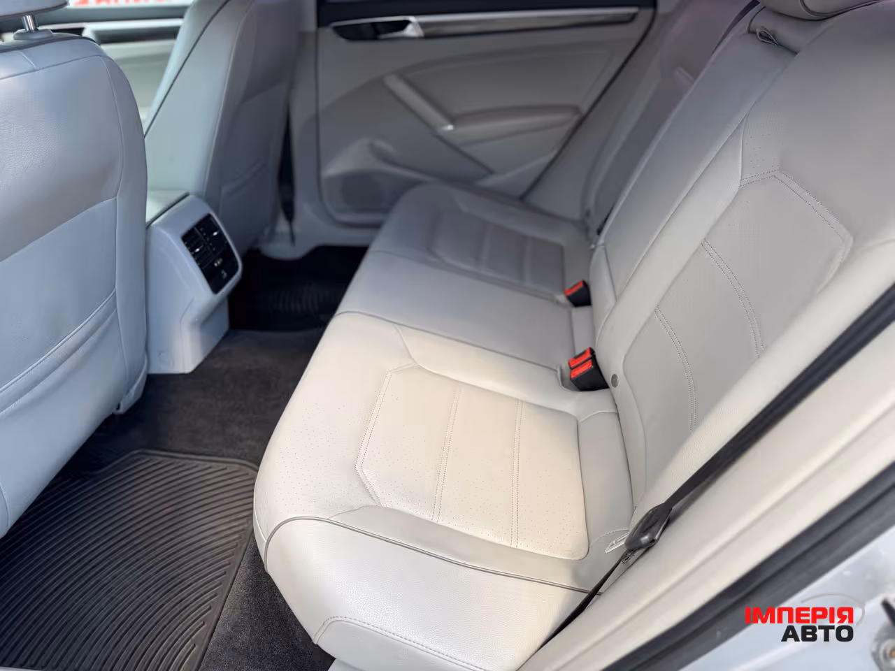 Volkswagen Passat - фото 14