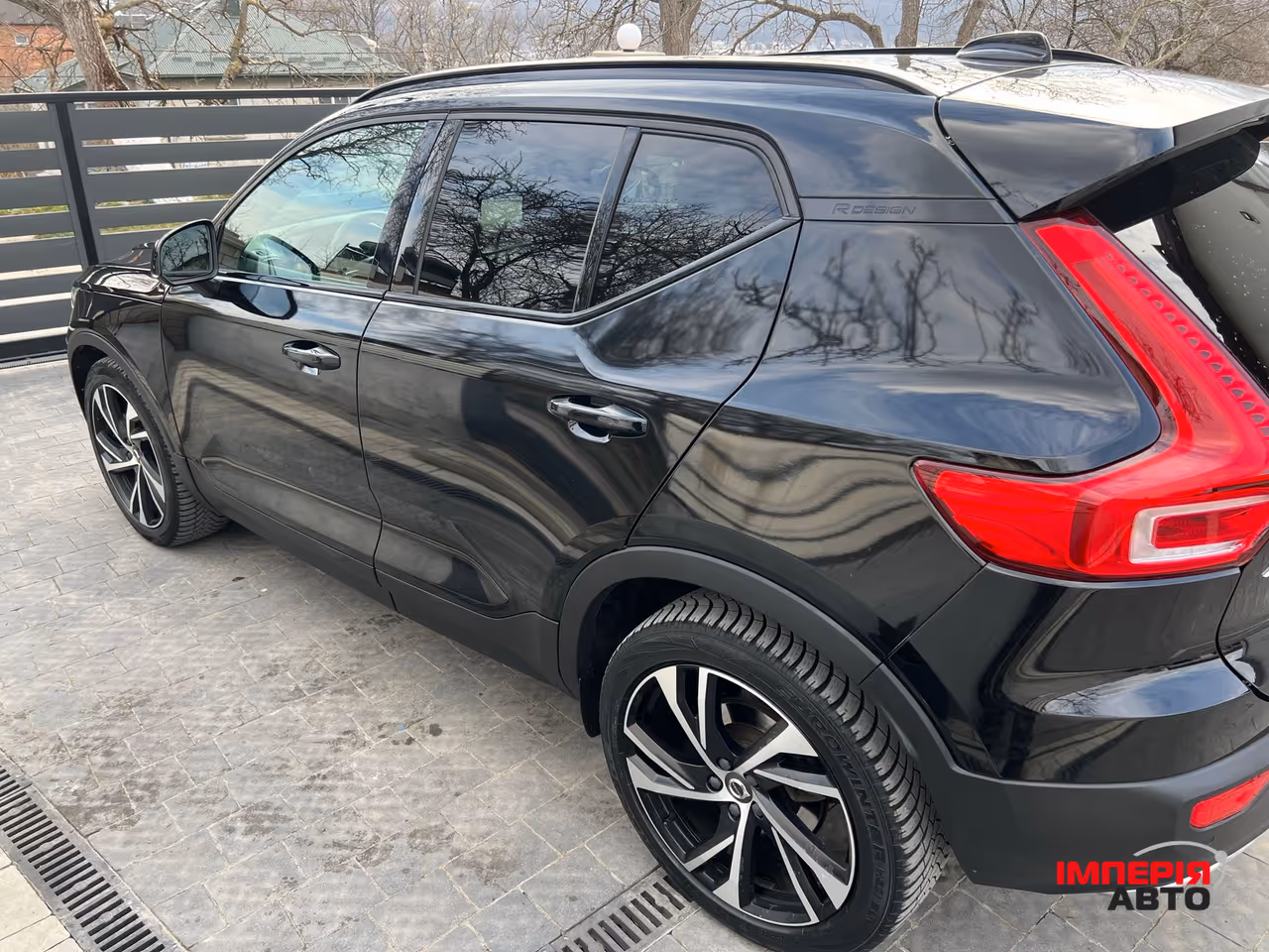Volvo XC40 - фото 34