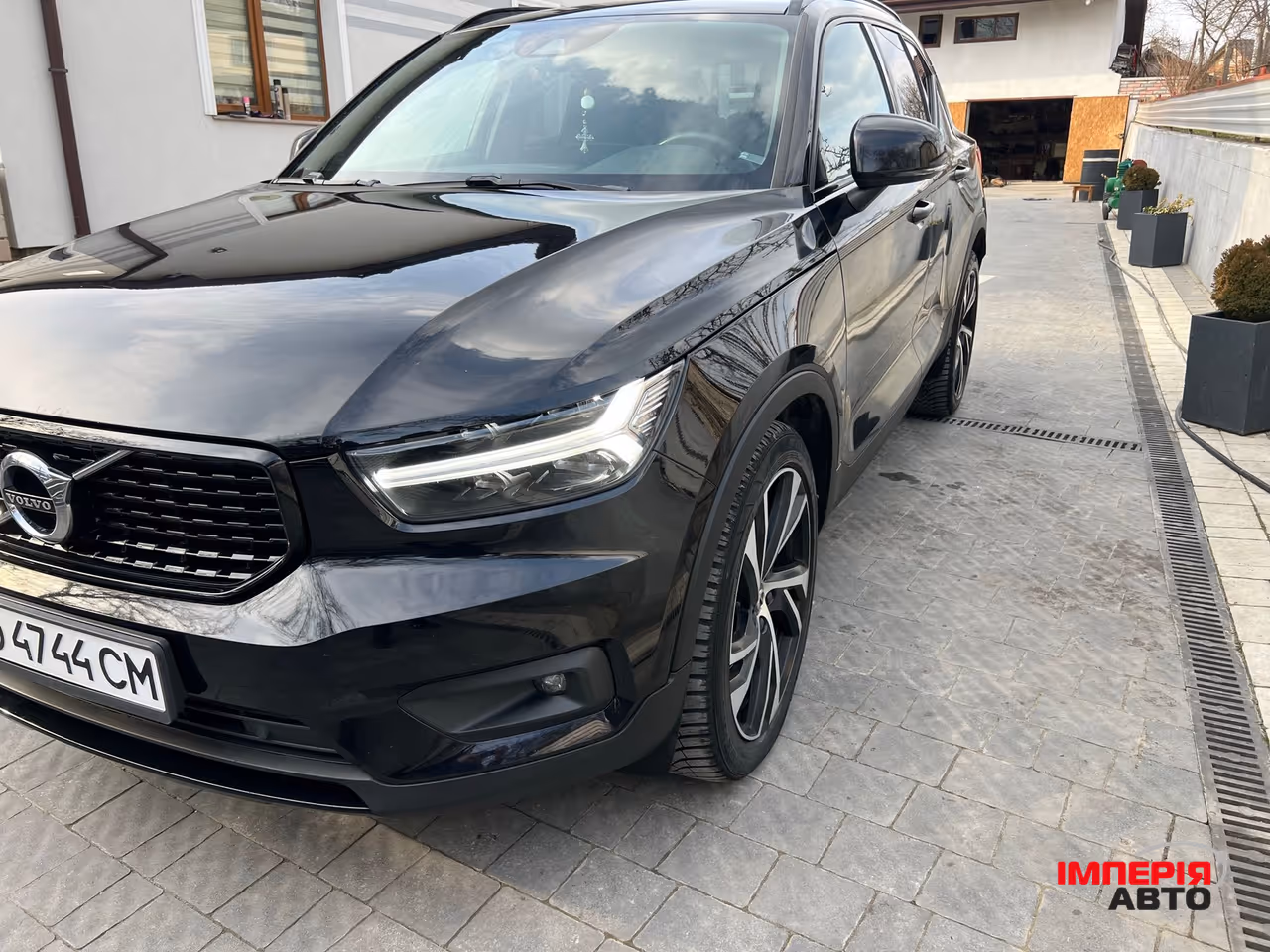 Volvo XC40 - фото 10